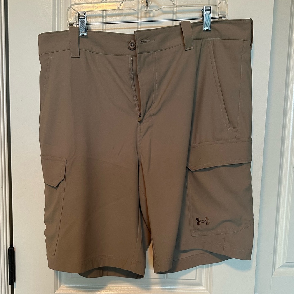 Under Armour Tan Cargo Shorts with Flat-Front Design